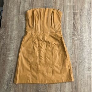 BEAUTIFUL STRAPLESS MINI DRESS - NEW WITH TAG